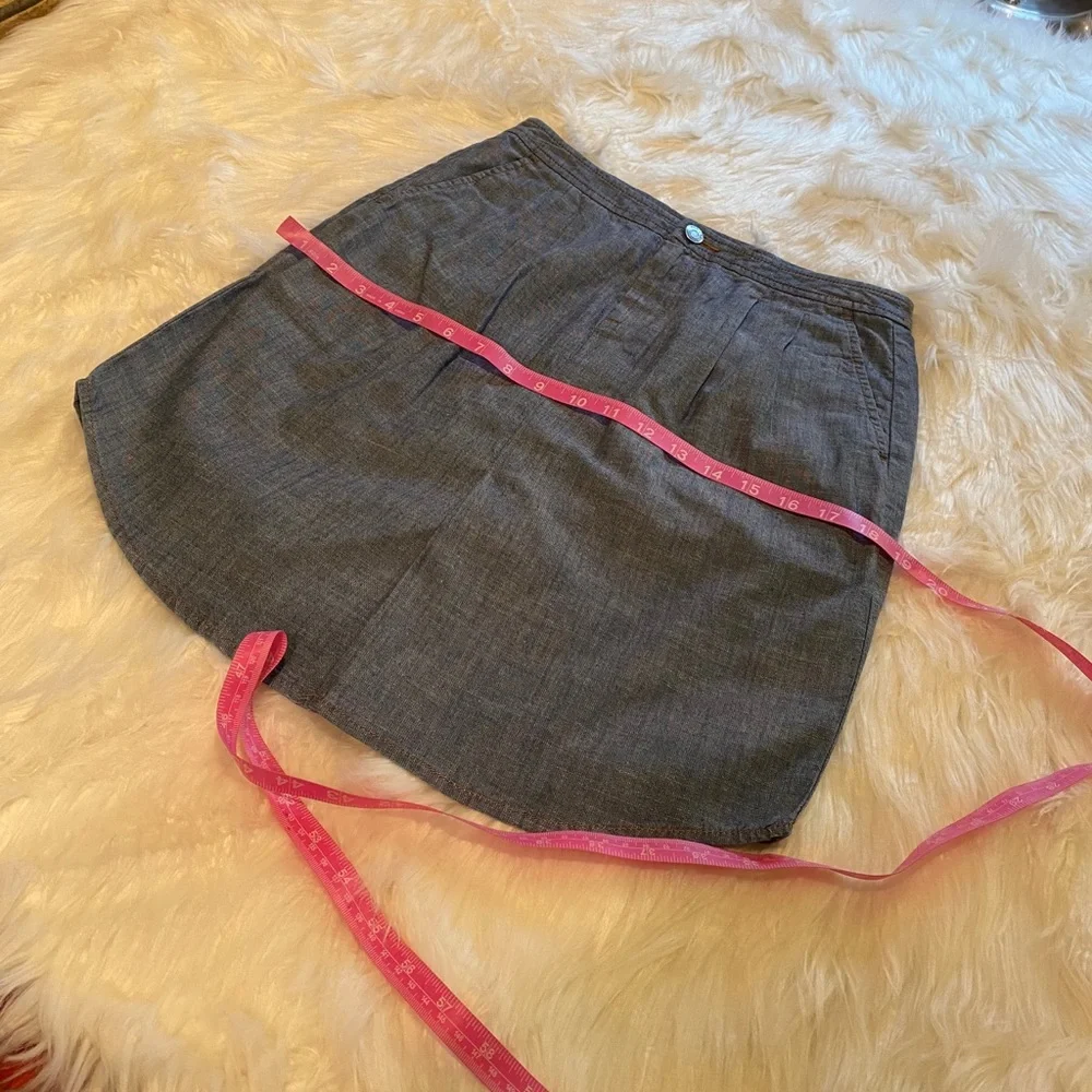 Banana Republic cute blue denim skirt size 0 petite